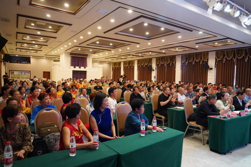 陽城縣民營(yíng)企業(yè)聯(lián)合工會(huì)舉辦建材行業(yè)職工文藝演出